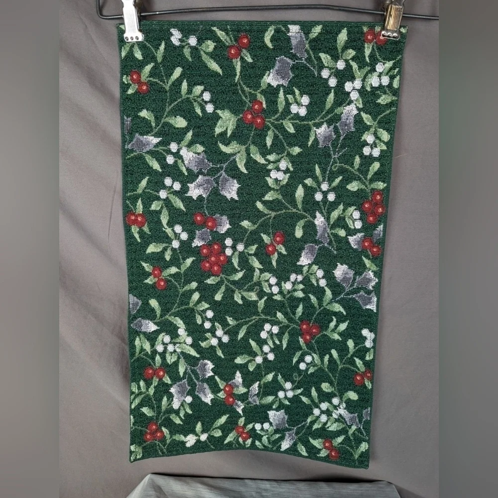 Placemats set of 4 holly and berry winter theme tapestry - Picture 2 of 6